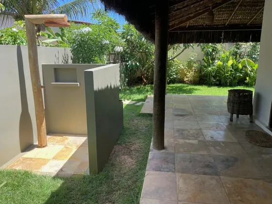 Chuveiro externo no jardim, Os Navegantes B