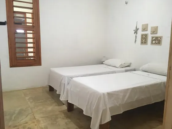 Quarto com duas camas de solteiro, Os Navegantes B